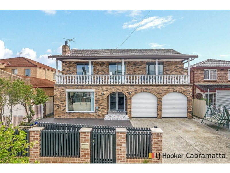 31 Corinda St, St Johns Park NSW 2176