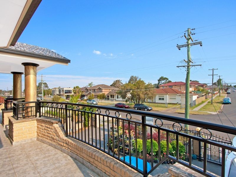 35 Ferngrove Road, Canley Heights NSW 2166