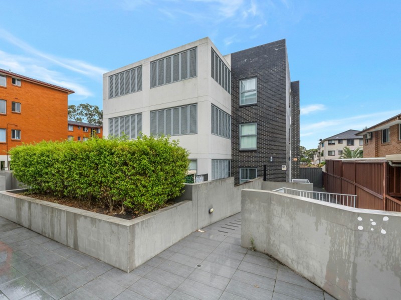 16/87 Hughes St, Cabramatta NSW 2166