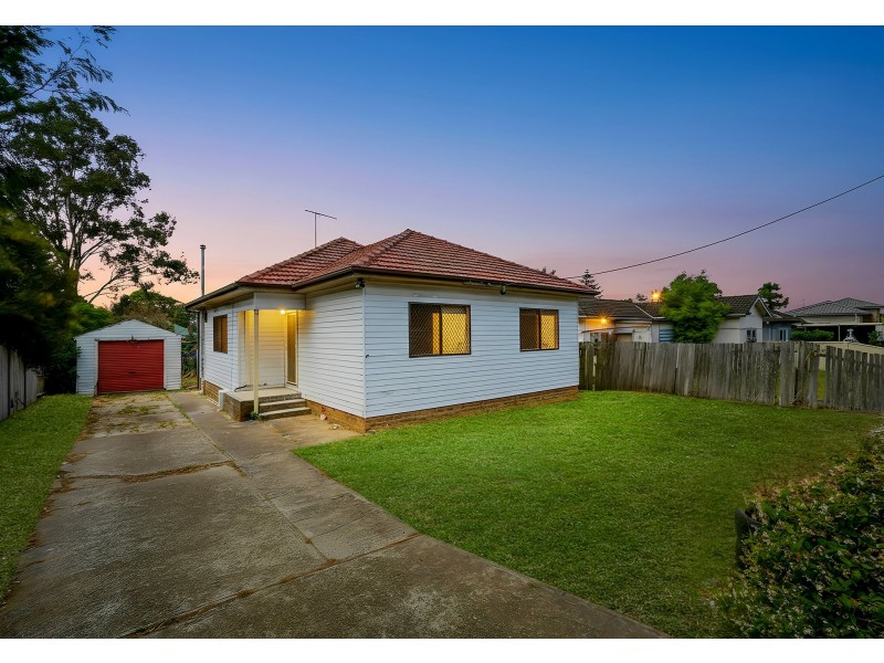 12 Ivy Street, Toongabbie NSW 2146