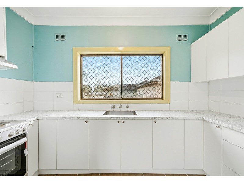 12 Ivy Street, Toongabbie NSW 2146