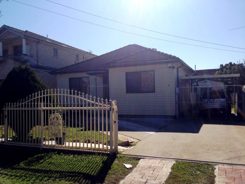 19 Kiora Street, Canley Heights NSW 2166