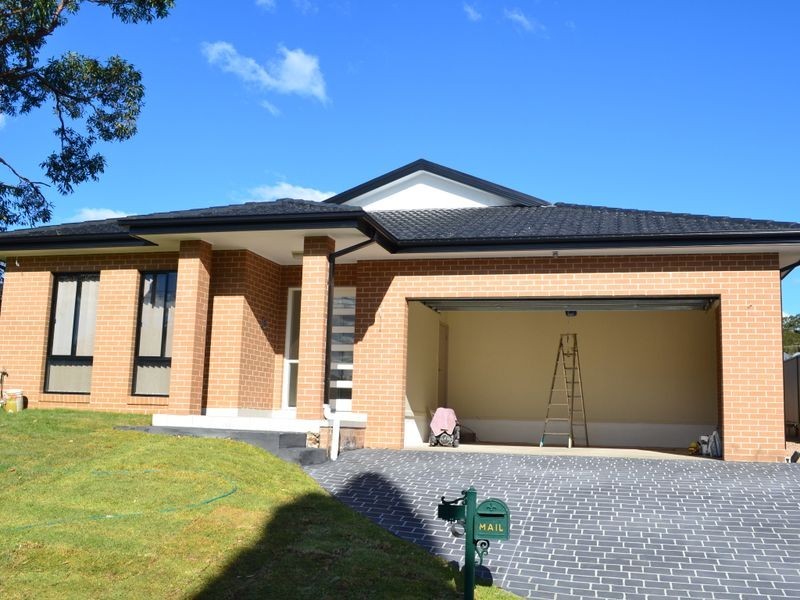 10 Dampier Crescent, Fairfield West NSW 2165