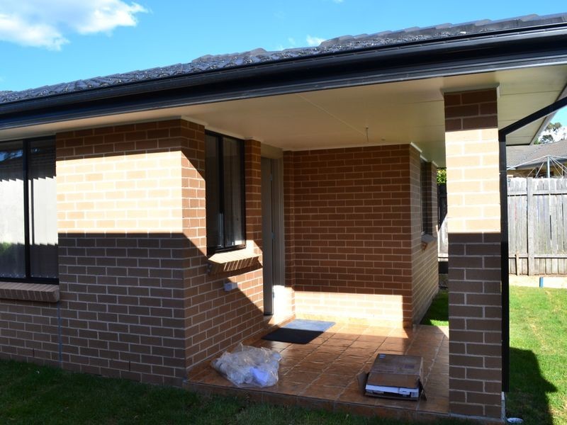 10 Dampier Crescent, Fairfield West NSW 2165
