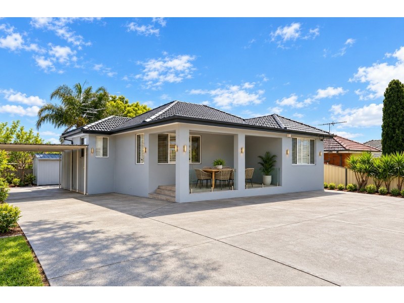 11 Basildon Rd, Canley Heights NSW 2166