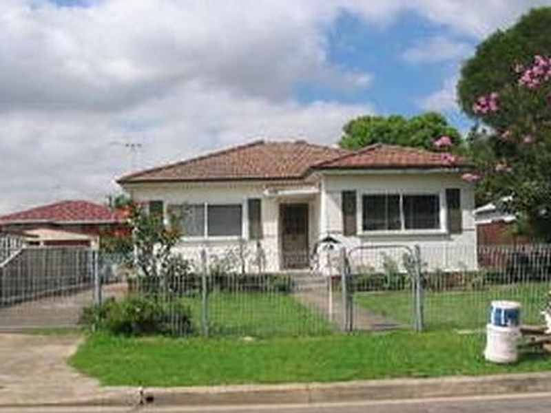 68 Evans Street, Fairfield Heights NSW 2165