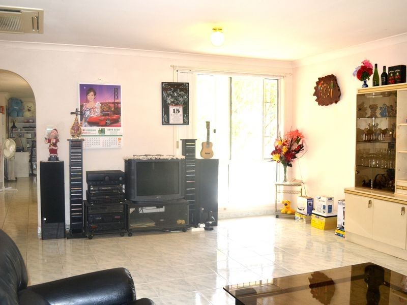 11 Kim Close, Cabramatta NSW 2166