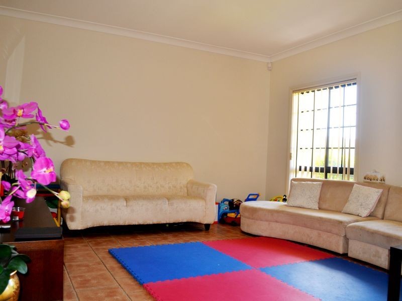 1B San Cristobal Drive, Green Valley NSW 2168