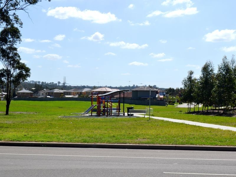 1B San Cristobal Drive, Green Valley NSW 2168