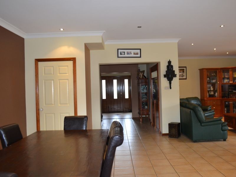 16 Thistle Circuit, Green Valley NSW 2168