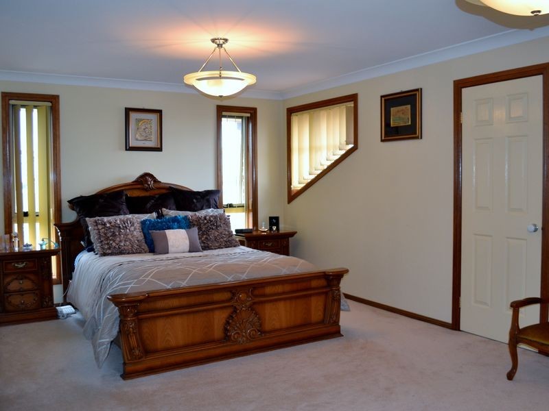 16 Thistle Circuit, Green Valley NSW 2168