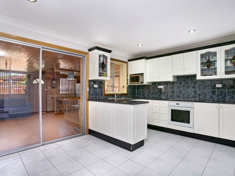 28 Ainslie Street, Fairfield West NSW 2165