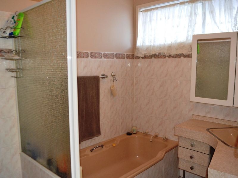 77 AVOCA ROAD, Canley Heights NSW 2166