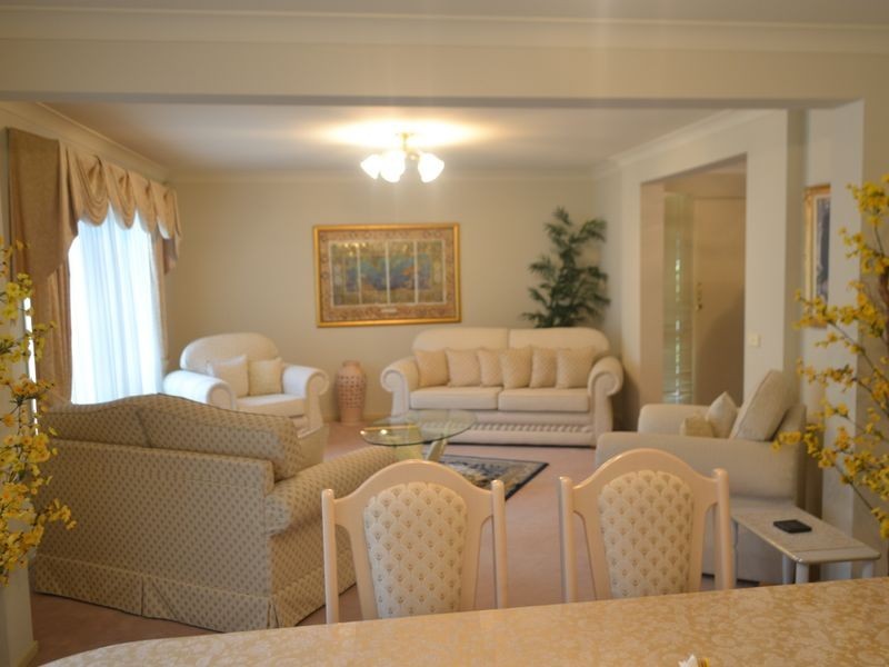 West Hoxton NSW 2171