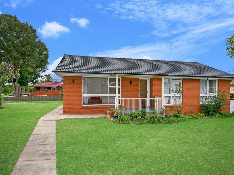 55 Chelsea Drive, Canley Heights NSW 2166