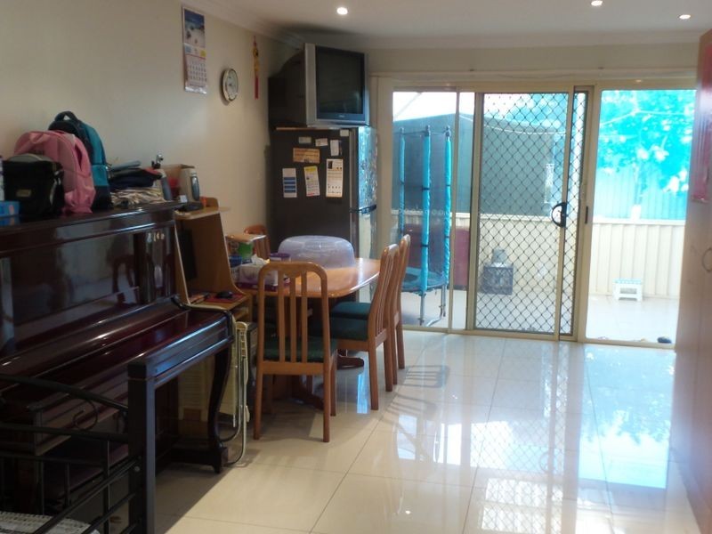 6A Foxlow Street, Canley Heights NSW 2166