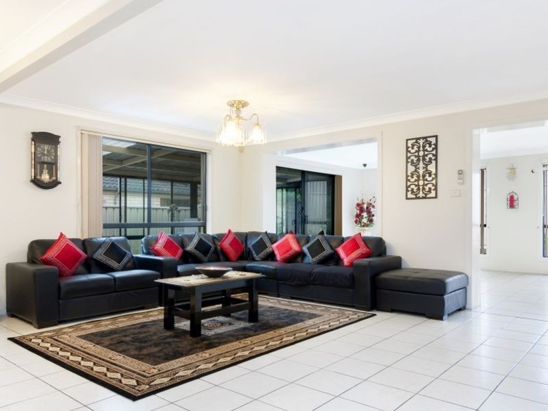 3 Capricorn Boulevarde, Green Valley NSW 2168
