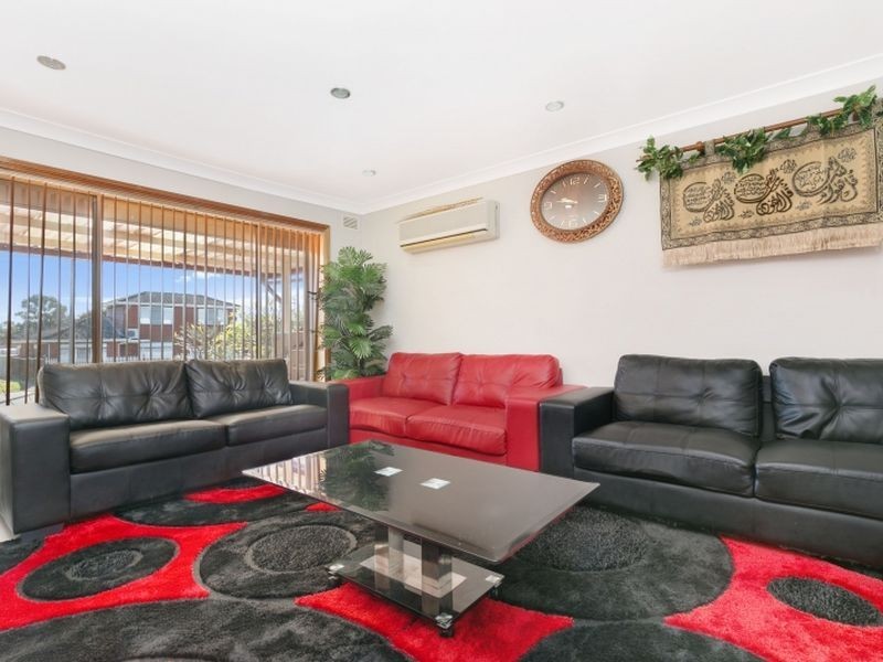 28 Ainslie Street, Fairfield West NSW 2165