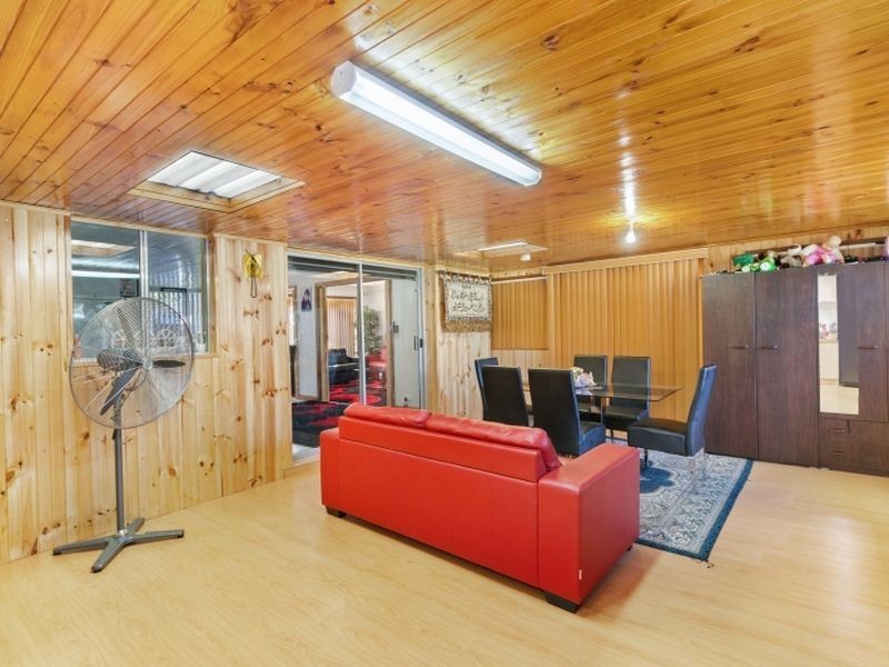 28 Ainslie Street, Fairfield West NSW 2165