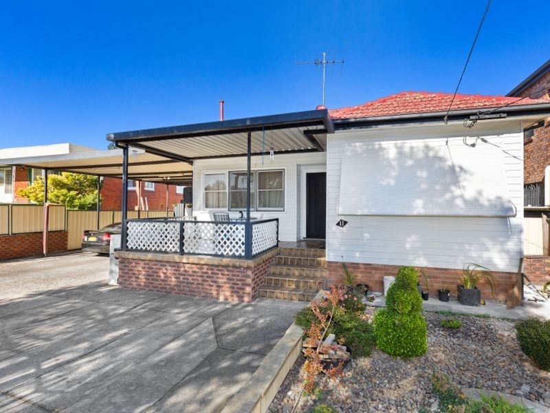 11 Ramsay Street, Canley Vale NSW 2166