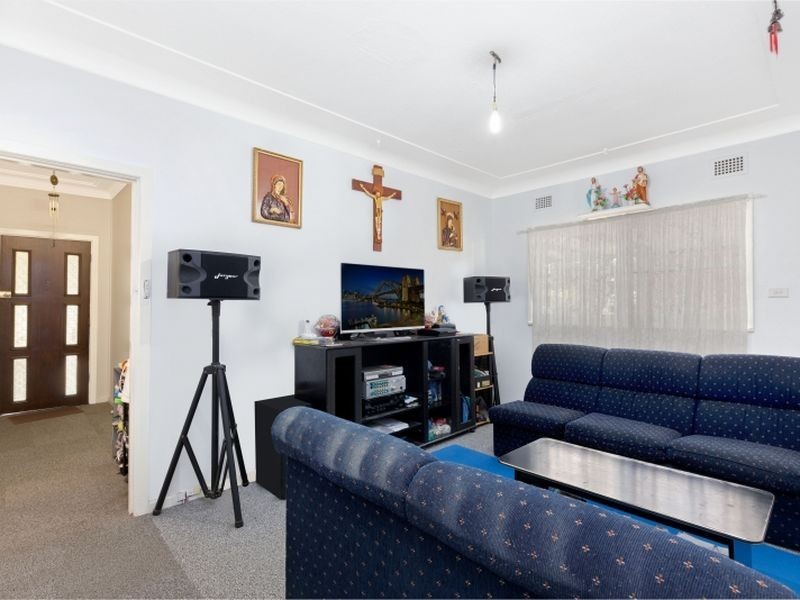 11 Ramsay Street, Canley Vale NSW 2166