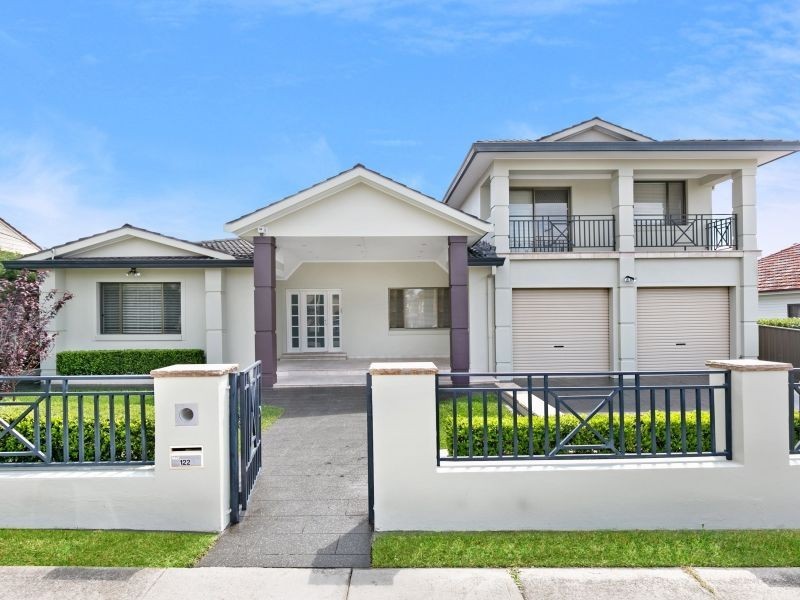 122 Camden Street, Fairfield Heights NSW 2165