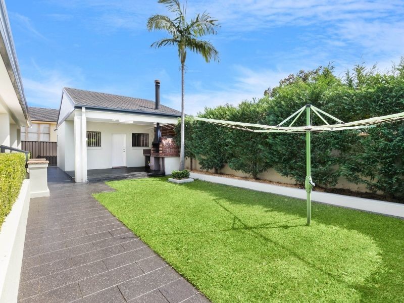 122 Camden Street, Fairfield Heights NSW 2165