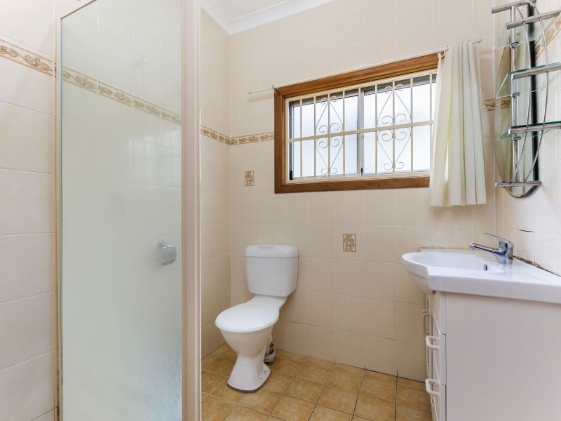 9 Hill Road, Birrong NSW 2143