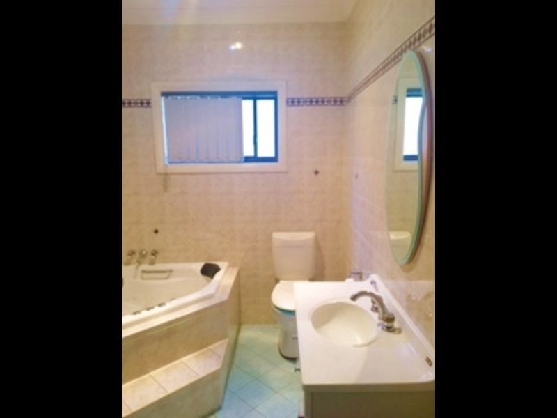 136 Cambridge Street, Canley Heights NSW 2166