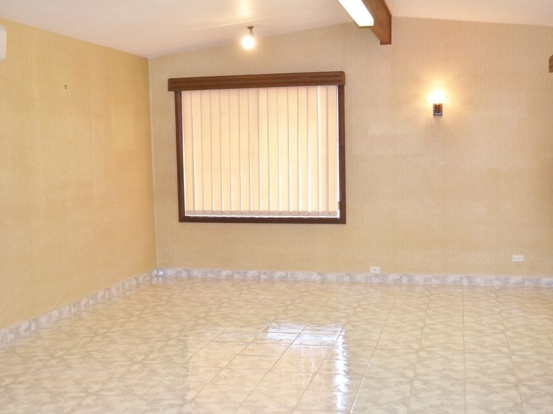 31 Beale Crescent, Fairfield West NSW 2165