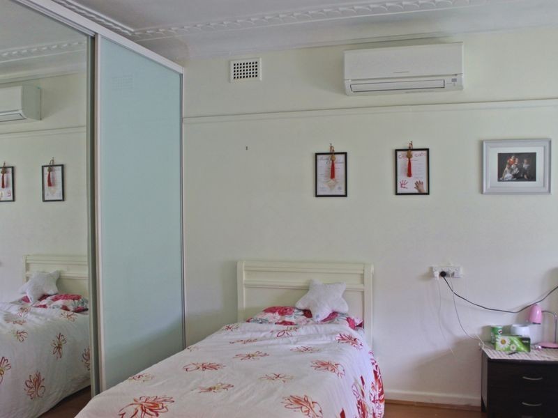 5 Parker Street, Fairfield NSW 2165