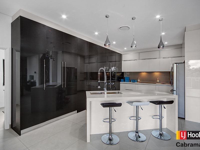 7 Endeavour Rd, Georges Hall NSW 2198