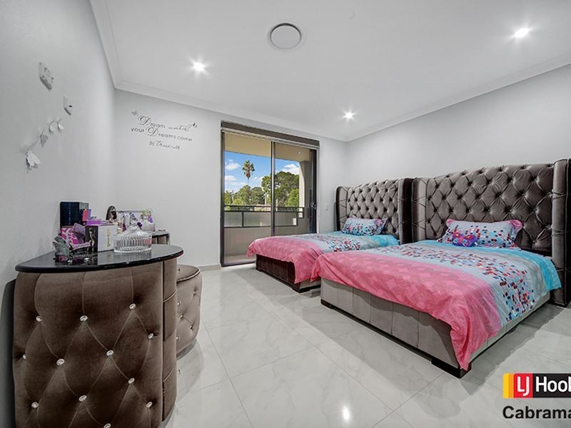 7 Endeavour Rd, Georges Hall NSW 2198