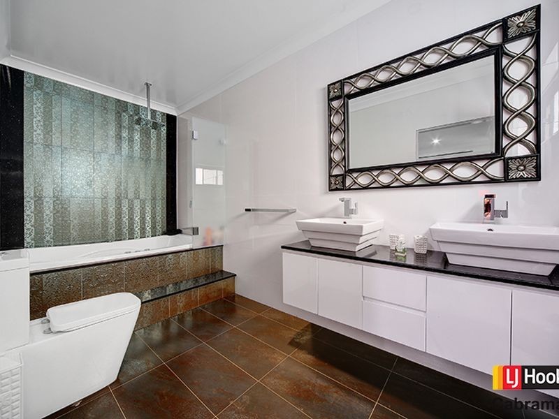 7 Endeavour Rd, Georges Hall NSW 2198