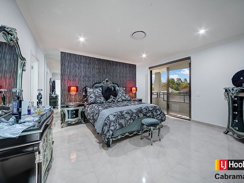 7 Endeavour Rd, Georges Hall NSW 2198