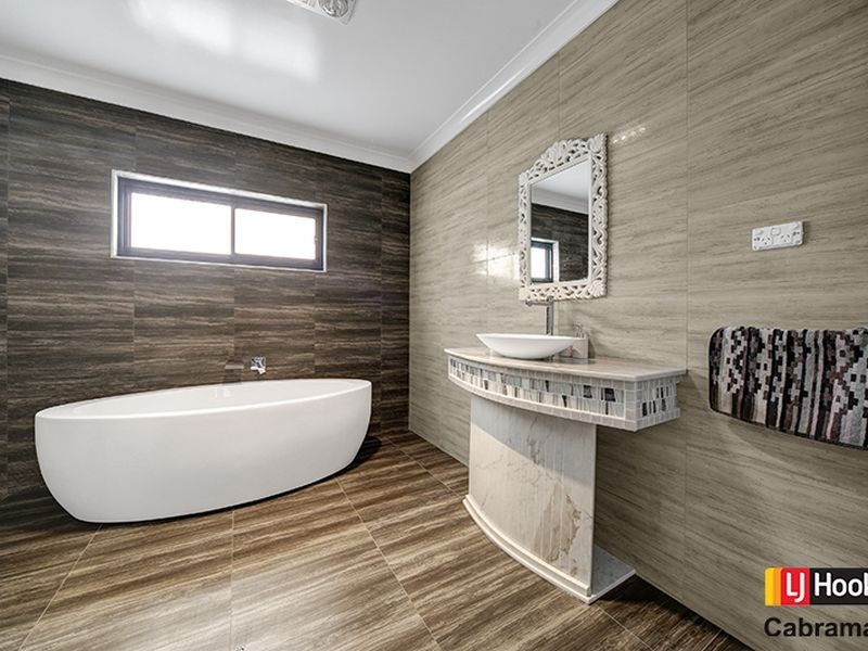 7 Endeavour Rd, Georges Hall NSW 2198