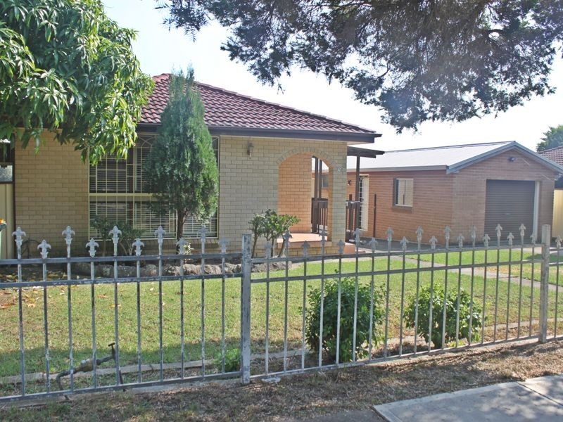 20 Sunny Place, St Johns Park NSW 2176