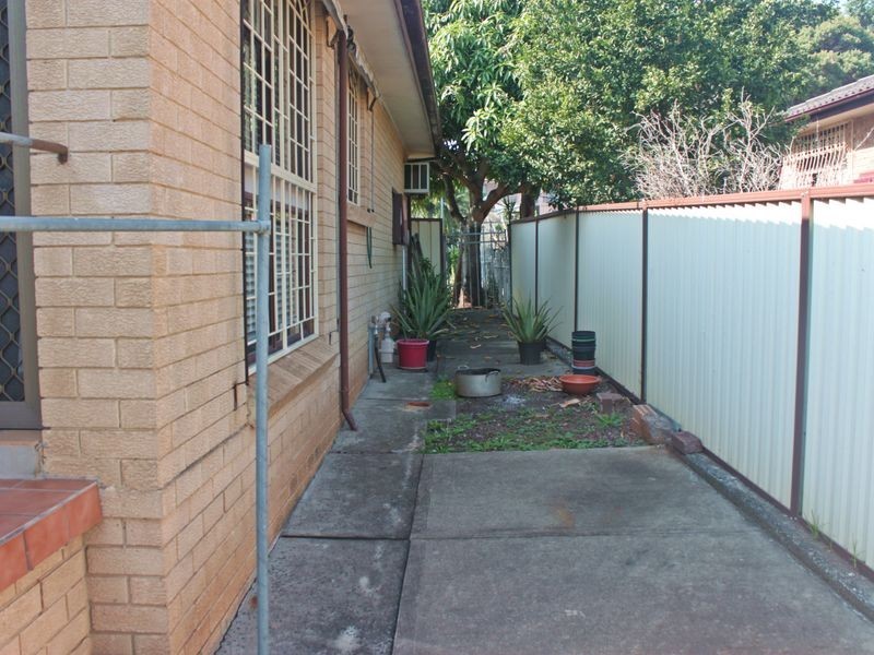 20 Sunny Place, St Johns Park NSW 2176