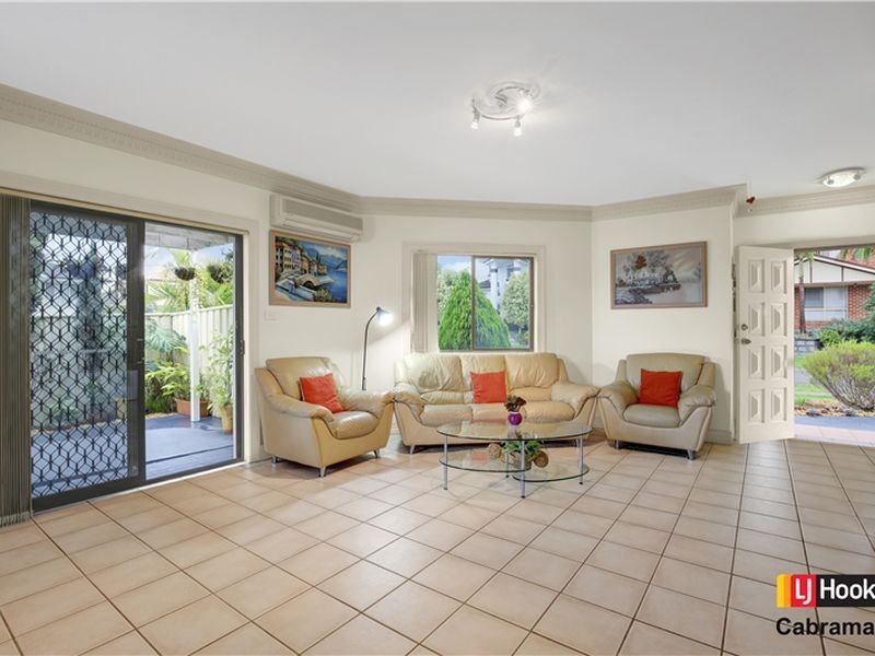 1 Howard Close, Green Valley NSW 2168