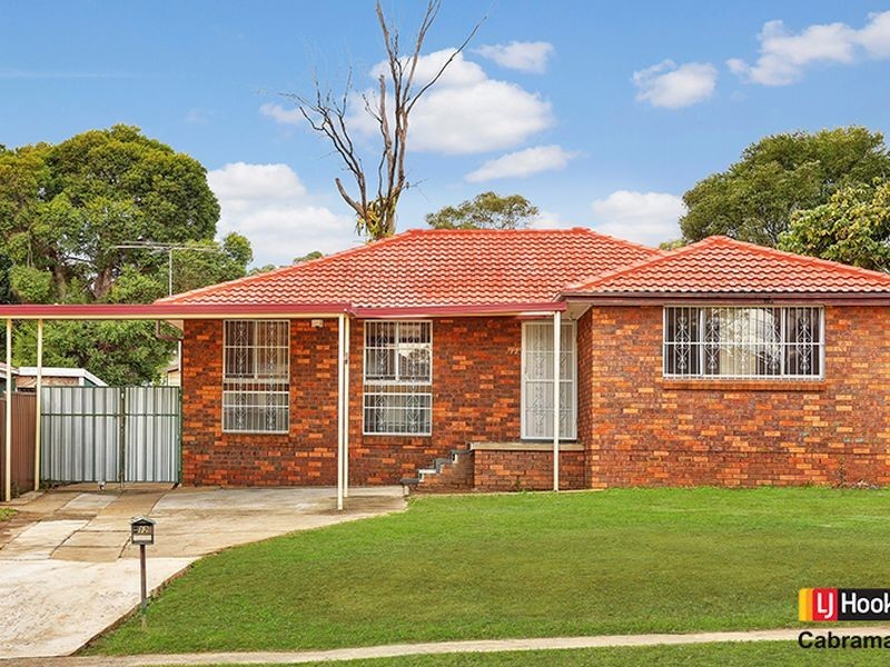 12 Tantani Avenue, Green Valley NSW 2168