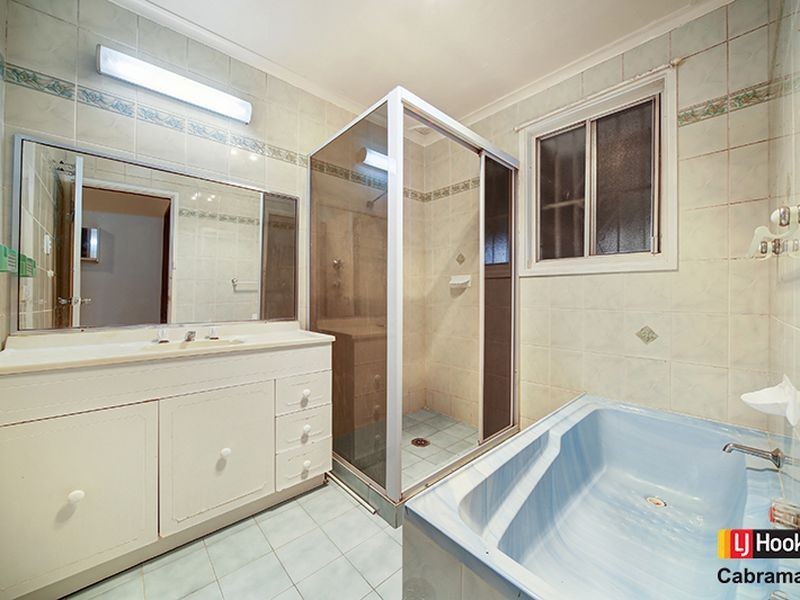 12 Tantani Avenue, Green Valley NSW 2168