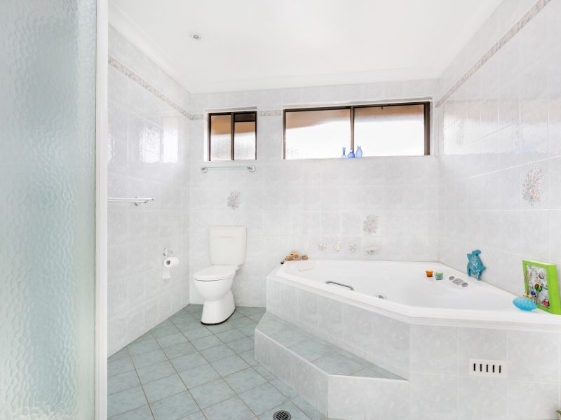 65 Wyangala Crescent, Leumeah NSW 2560