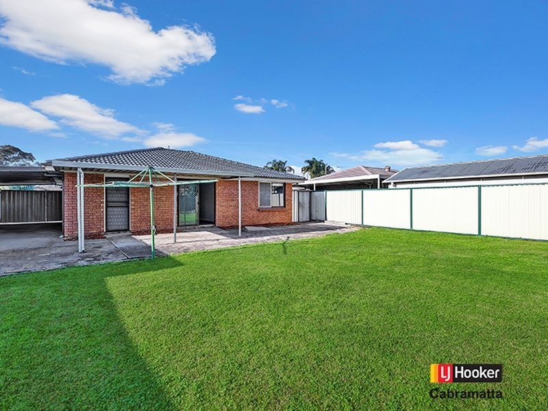 41 Corinda Street, St Johns Park NSW 2176