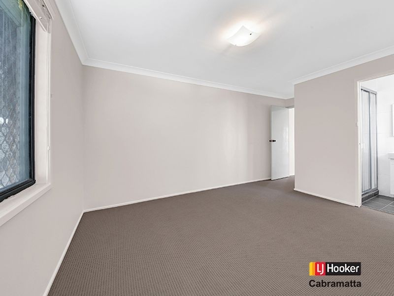 41 Corinda Street, St Johns Park NSW 2176