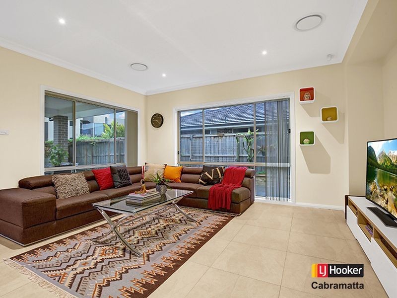 26 Rosedale Circuit, Austral NSW 2179