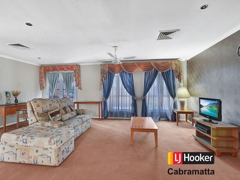 2 Clipper Close, Chipping Norton NSW 2170