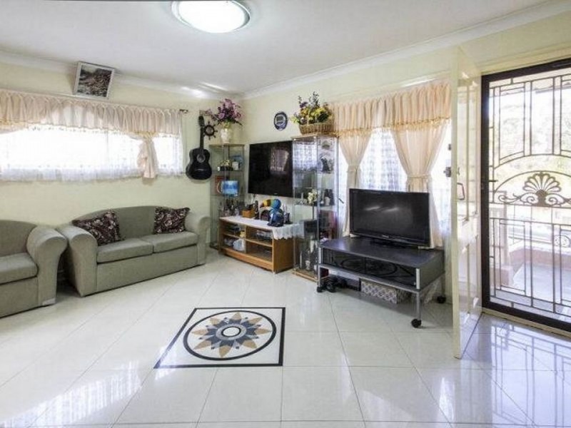 7 Lomani Street, Busby NSW 2168