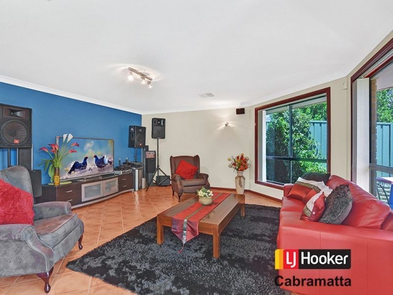 59 Carmichael Drive, West Hoxton NSW 2171
