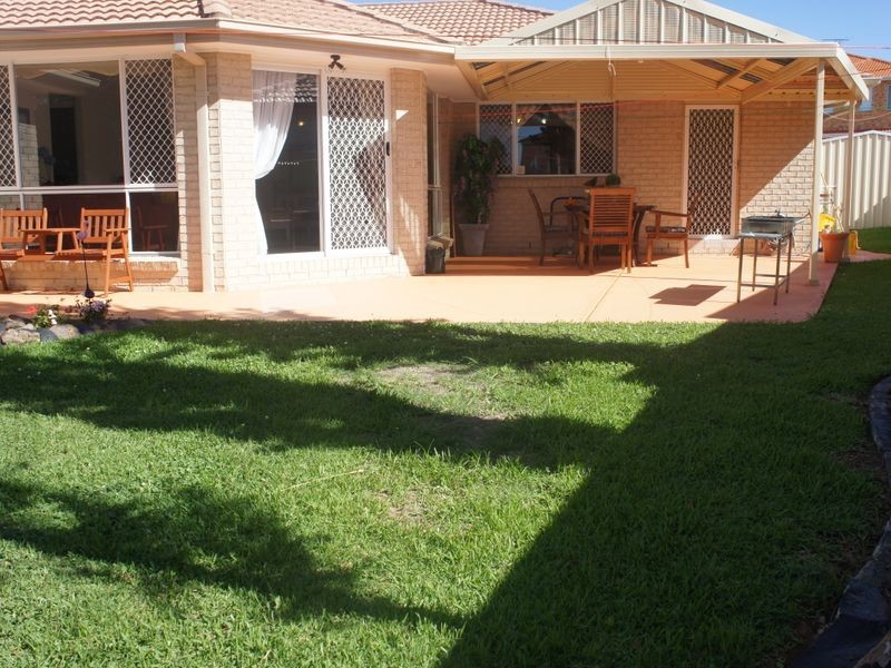 10 Daniel Place, Green Valley NSW 2168