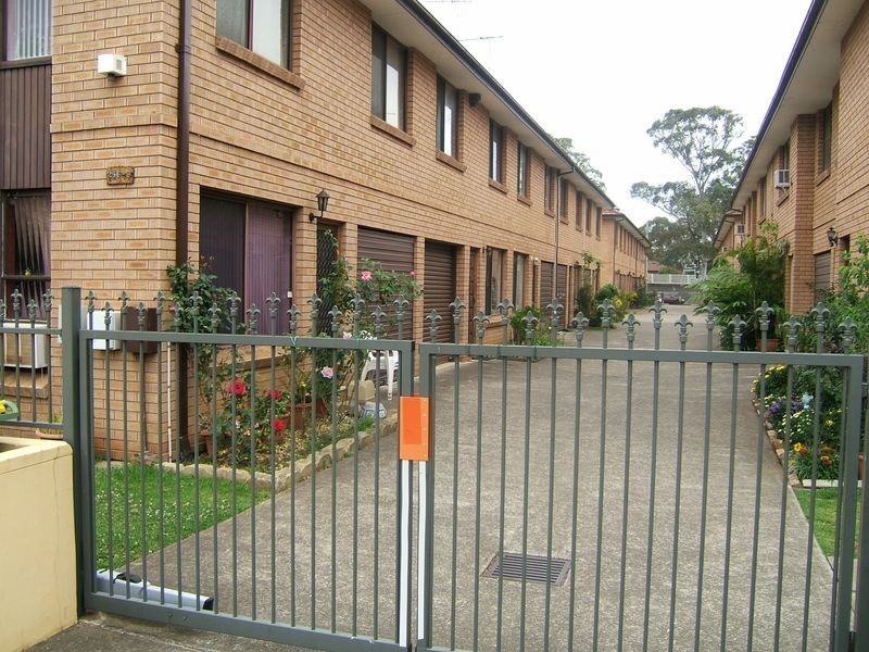 7/256 River Avenue, Carramar NSW 2163